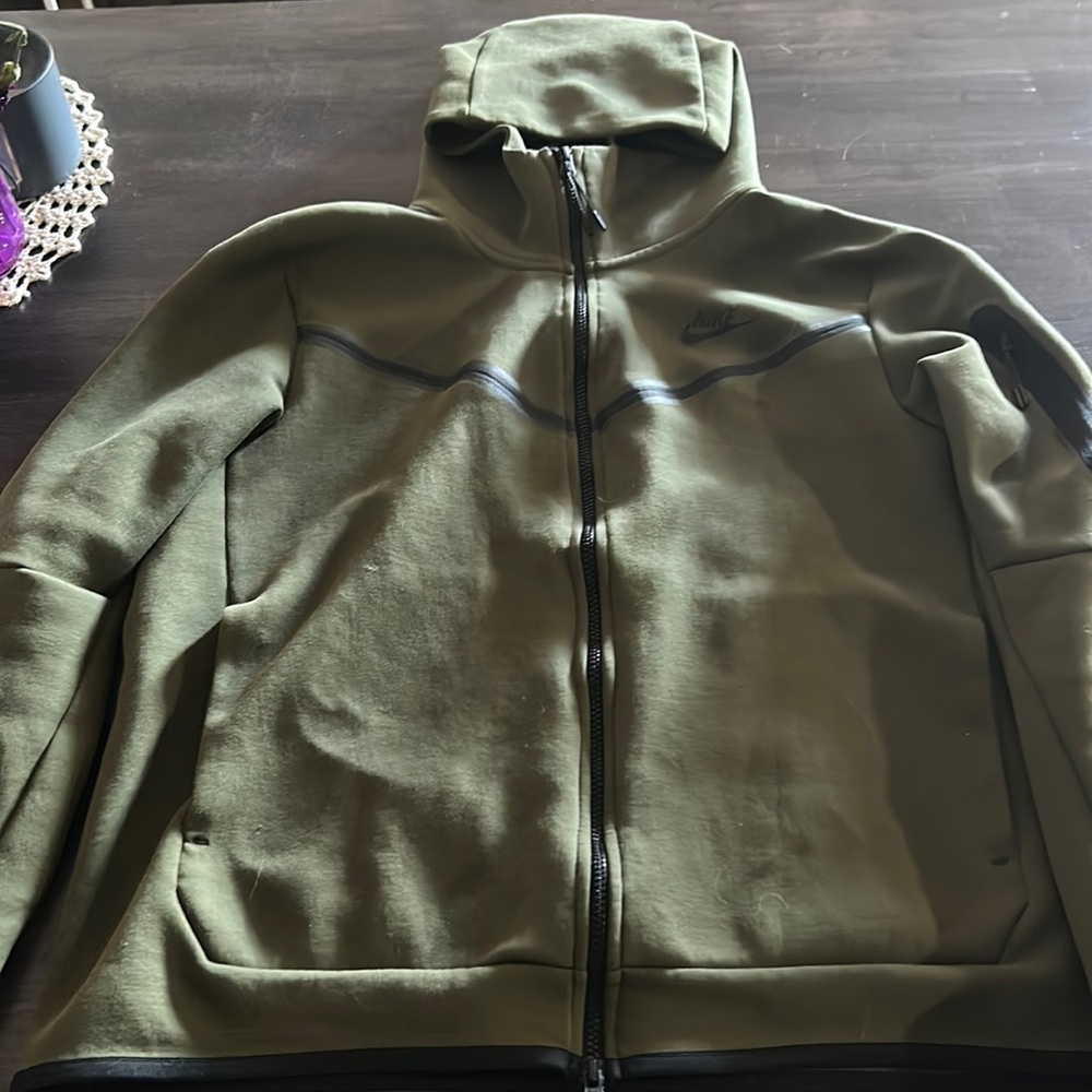 Army green Nike tech fleece tracksuit